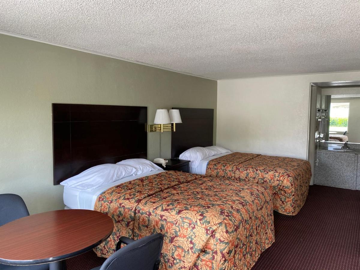Red Carpet Inn Greensboro Εξωτερικό φωτογραφία