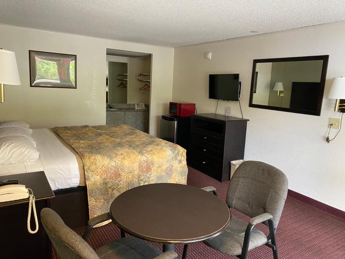Red Carpet Inn Greensboro Εξωτερικό φωτογραφία