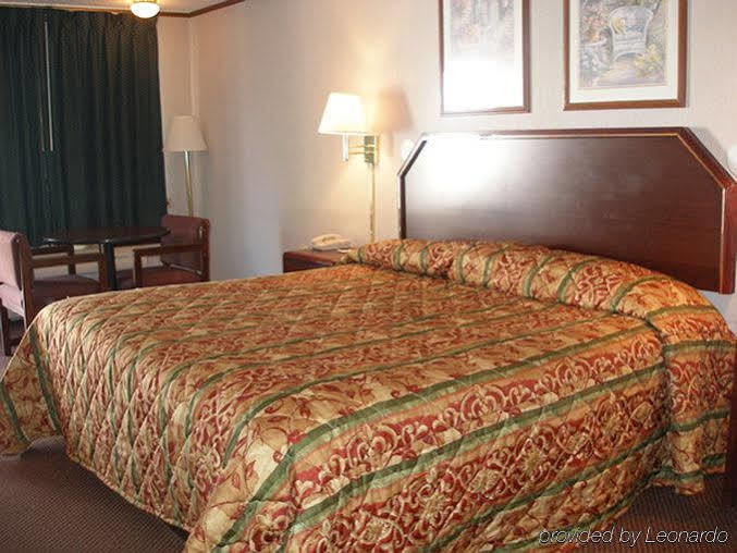 Red Carpet Inn Greensboro Εξωτερικό φωτογραφία